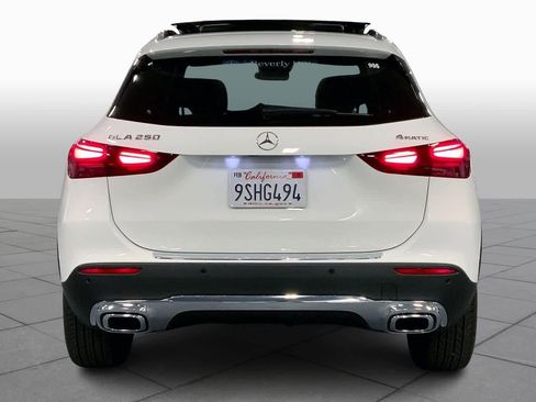 Used 2025 Mercedes-Benz GLA 250 4MATIC image 4