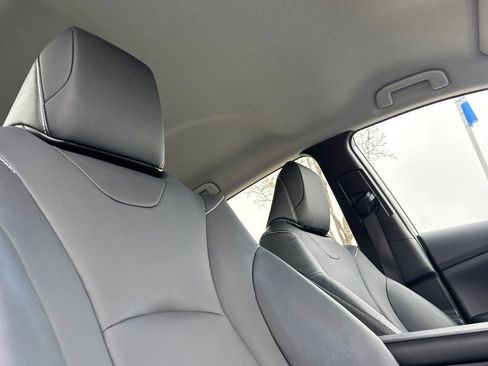 Used 2022 Toyota Prius Prime XLE image 17