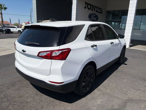 Used 2021 Chevrolet Equinox LS w/ LS Convenience Package FWD image 6