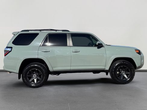 Used 2022 Toyota 4Runner Trail Special Edition AWD/4WD image 6