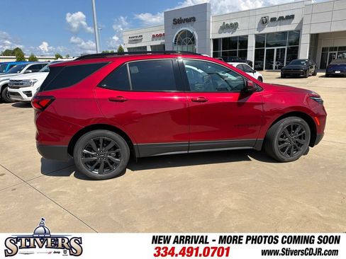 Used 2023 Chevrolet Equinox RS w/ LPO, Floor Liner Package FWD image 14