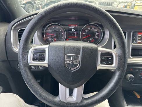Used 2012 Dodge Charger SE image 19