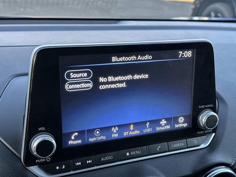 Used 2022 Nissan Sentra SV w/ Trunk Package image 11