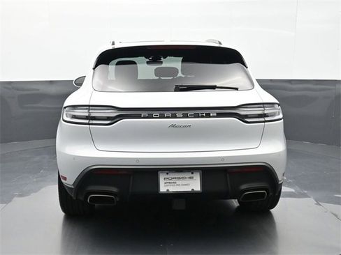 Used 2025 Porsche Macan image 19