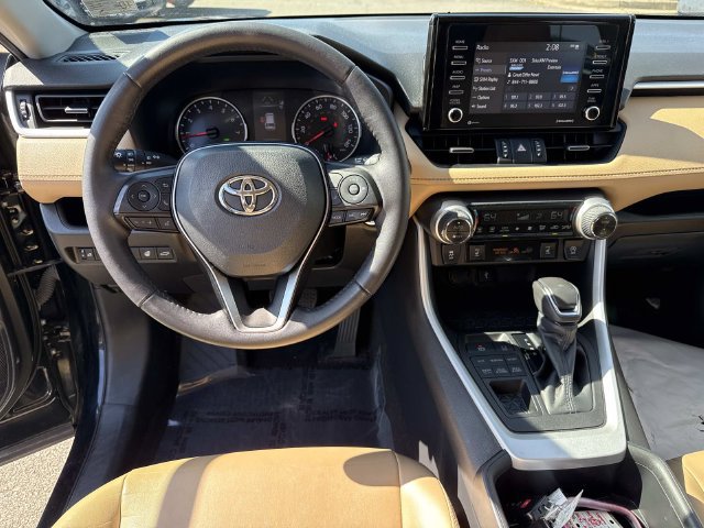 Used 2022 Toyota RAV4 XLE Premium AWD/4WD image 18