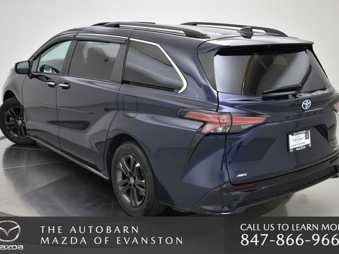 Used 2024 Toyota Sienna XSE AWD/4WD image 8