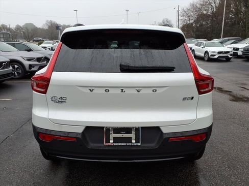 New 2026 Volvo XC40 B5 Ultra w/ Protection Package Premier image 4