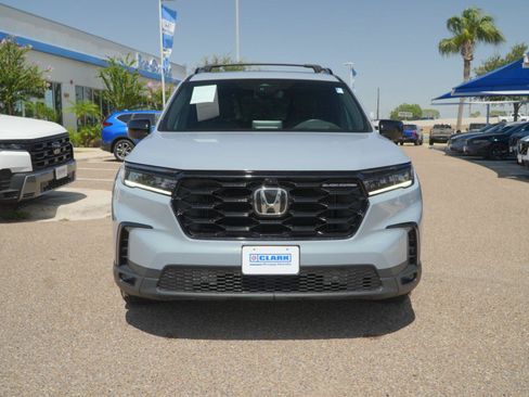 Used 2025 Honda Pilot Black Edition image 2