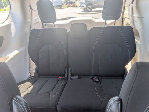 Used 2023 Chrysler Voyager LX FWD image 20