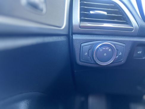 Used 2018 Ford Fusion SE w/ Equipment Group 602A FWD image 15