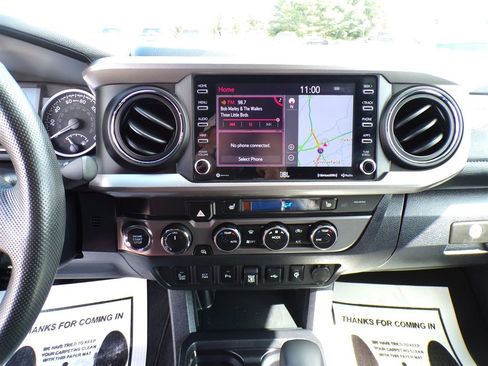 Used 2022 Toyota Tacoma Limited image 6