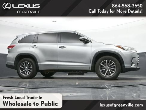 Used 2017 Toyota Highlander XLE FWD image 34