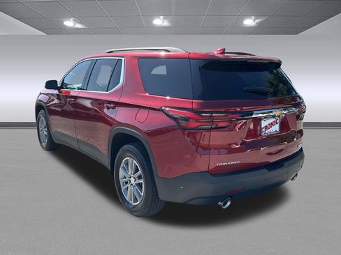 Used 2023 Chevrolet Traverse LT FWD image 5