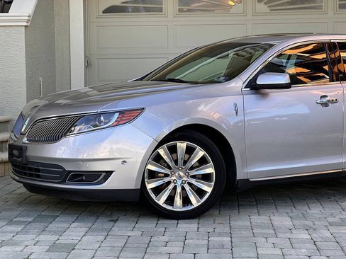 Used 2013 Lincoln MKS AWD image 2