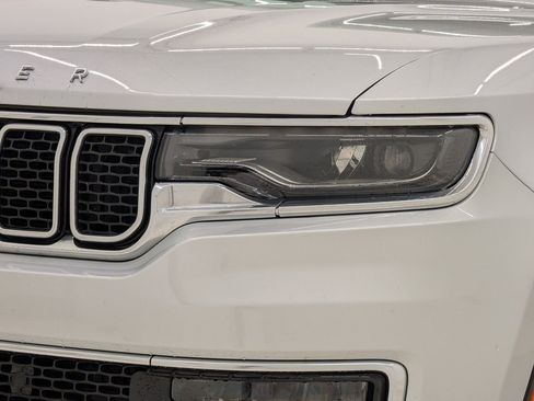 Used 2023 Jeep Wagoneer Series III w/ Preferred Equipment Group image 11