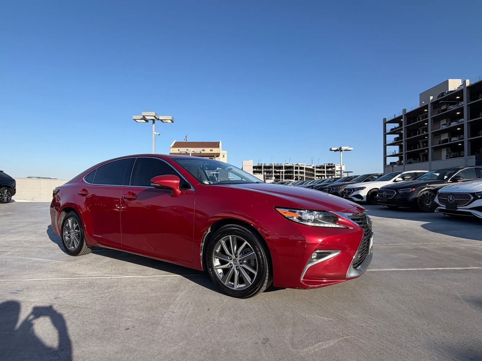 Used 2018 Lexus ES 300h w/ Navigation Package FWD image 5