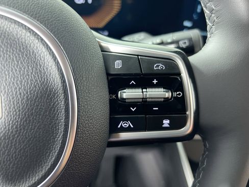 New 2026 Kia Carnival EX FWD image 18