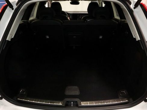 Used 2023 Volvo XC60 B5 Plus AWD/4WD image 18