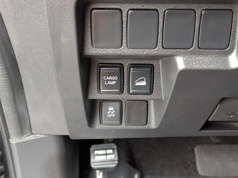 Used 2023 Nissan Frontier SV image 20