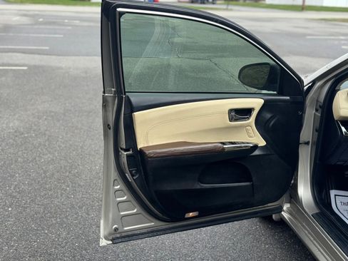 Used 2014 Toyota Avalon XLE Touring image 11
