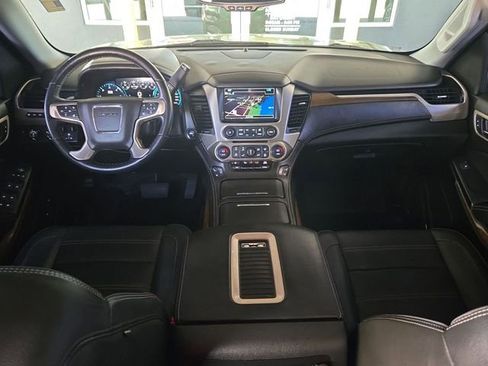 Used 2019 GMC Yukon XL Denali w/ Denali Ultimate Package image 25