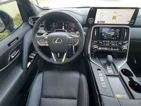 New 2025 Lexus LX 700h Luxury image 12