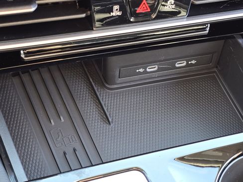 New 2026 Volkswagen Atlas Peak Edition image 9