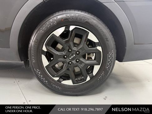 Used 2024 Kia Sorento S FWD image 12