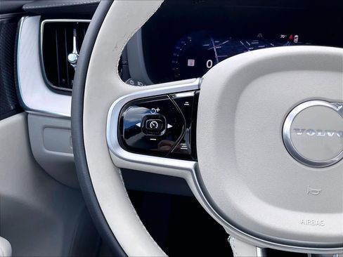 New 2026 Volvo XC60 T8 Ultra w/ Climate Package AWD/4WD image 17