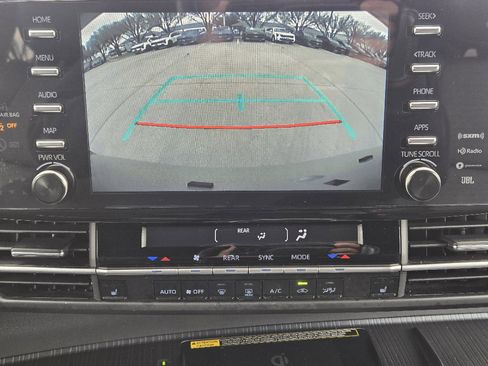 Used 2024 Toyota Sienna XLE Woodland Edition image 7