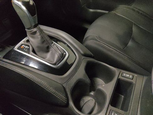 Used 2020 Nissan Rogue SL w/ Premium Package FWD image 26
