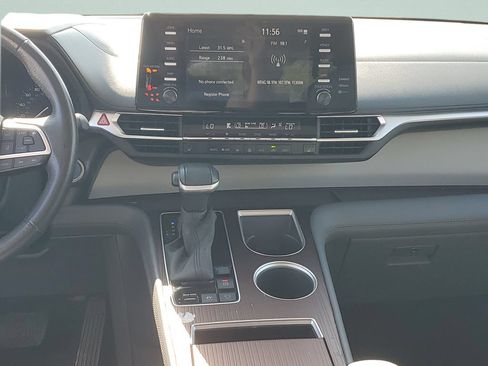 Used 2024 Toyota Sienna XLE FWD image 15