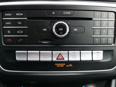 Used 2020 Mercedes-Benz GLA 250 4MATIC image 17