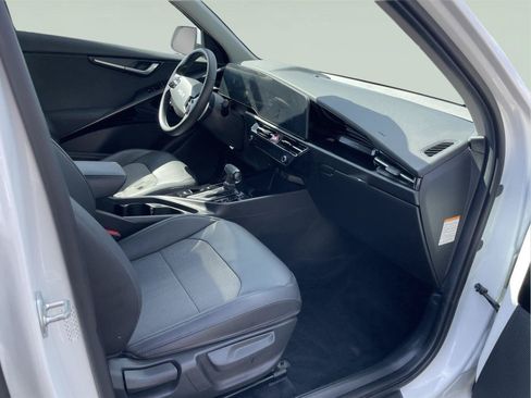 Used 2023 Kia Niro EX FWD image 19