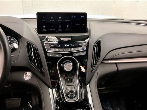 Used 2024 Acura RDX SH-AWD image 31