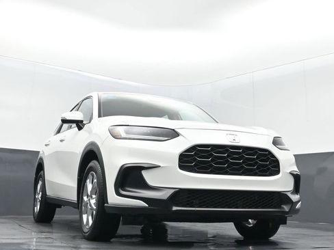 Certified 2025 Honda HR-V LX image 5