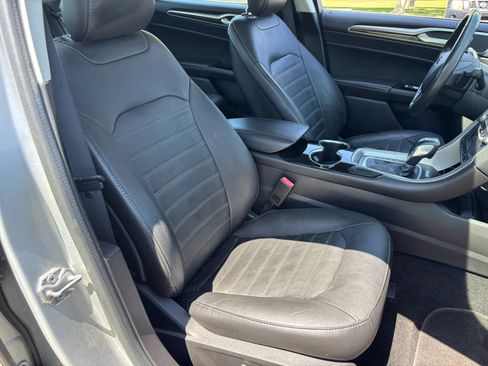 Used 2014 Ford Fusion SE w/ Equipment Group 202A FWD image 14