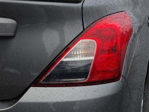 Used 2019 Nissan Versa S Plus image 36