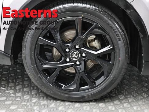 Used 2019 Toyota C-HR Limited image 31