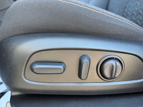 Used 2023 Chevrolet Equinox LT image 14