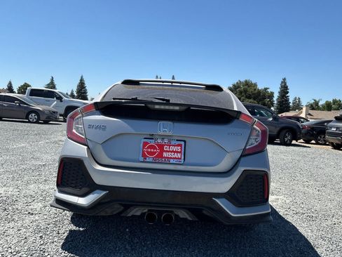 Used 2017 Honda Civic Sport image 8
