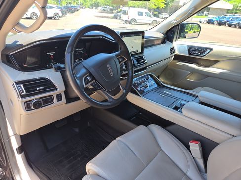 Used 2021 Lincoln Navigator L Reserve w/ Luxury Package AWD/4WD image 15