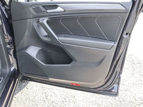 Used 2023 Volkswagen Tiguan SEL R-Line image 40