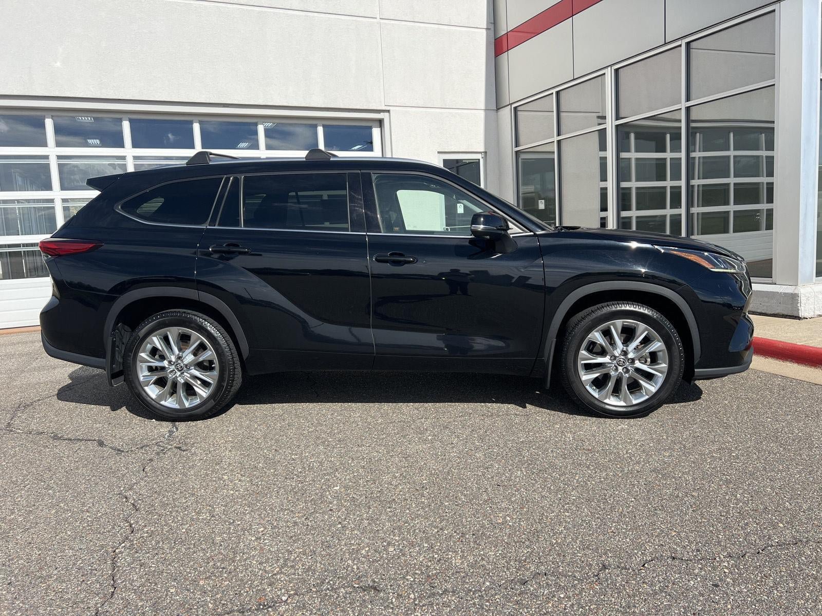 Used 2020 Toyota Highlander Limited AWD/4WD image 20