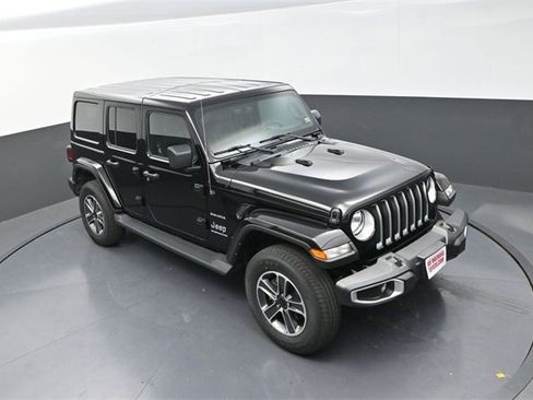 Used 2023 Jeep Wrangler Unlimited Sahara w/ Cold Weather Group image 19