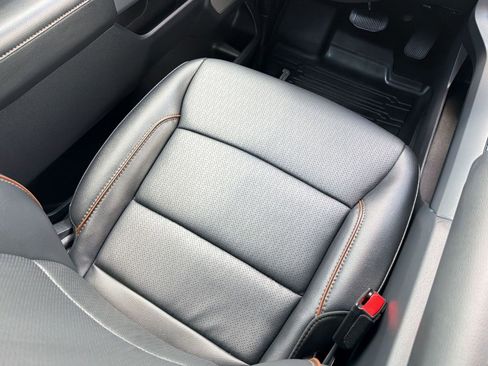 Used 2025 Ford F150 Lariat w/ Equipment Group 501A Mid image 29