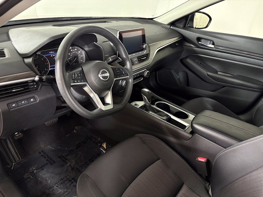 Used 2024 Nissan Altima 2.5 SV FWD image 16