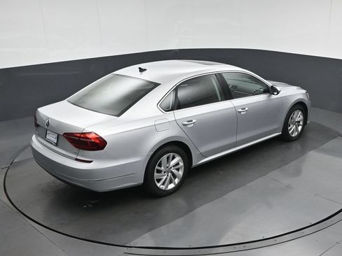 Used 2018 Volkswagen Passat 2.0T SE FWD image 59
