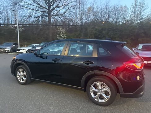 Used 2023 Honda HR-V LX image 13