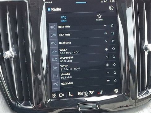 Used 2025 Volvo XC60 B5 Plus w/ Protection Package Premier image 18